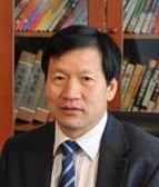 甘中學(xué),1987年留學(xué)美國康涅狄格州大學(xué),獲機(jī)械工程博士學(xué)位,曾任世界500強(qiáng)企業(yè)美國ABB公司機(jī)器人研究中心主任兼首席科學(xué)家。2003年回國尋求發(fā)展,與廊坊新奧集團(tuán)牽手,創(chuàng)建新奧博為技術(shù)有限公司。2006年,再次創(chuàng)建新奧科技發(fā)展有限公司。